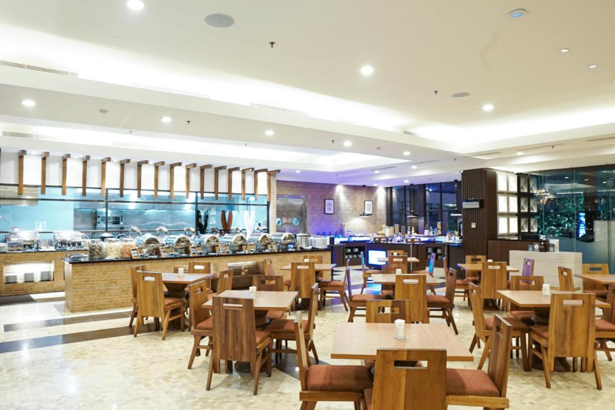 Aston Bogor Hotel And Resort Exterior foto